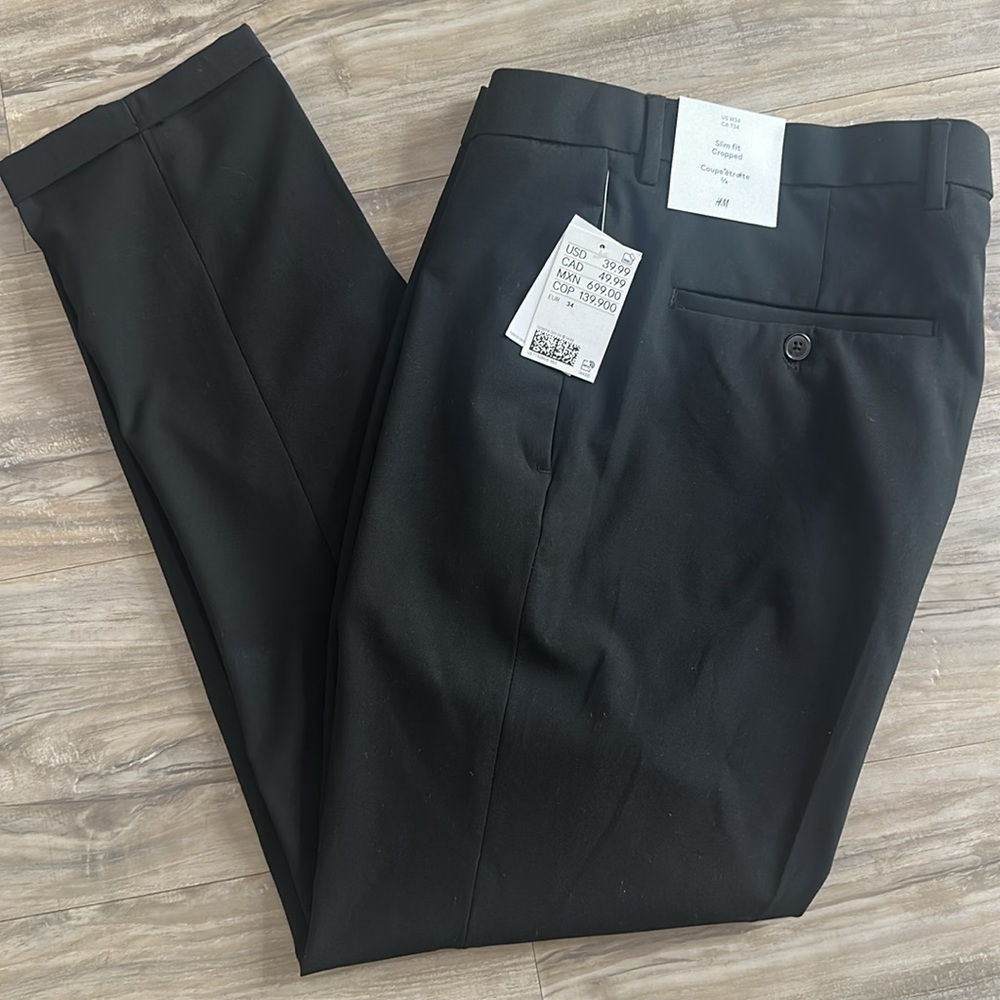 H&M Slim Fit Cropped Men’s Pants / Black (size 34)